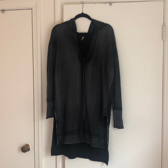 NWOT ✨FREE PEOPLE ✨ slouchy, soft  gray hoodie 🤍 - Picture 3 of 8